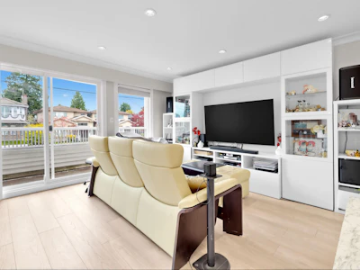 4978 Irmin Street - 5