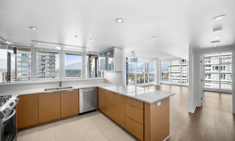 2302-1205 W Hastings Street