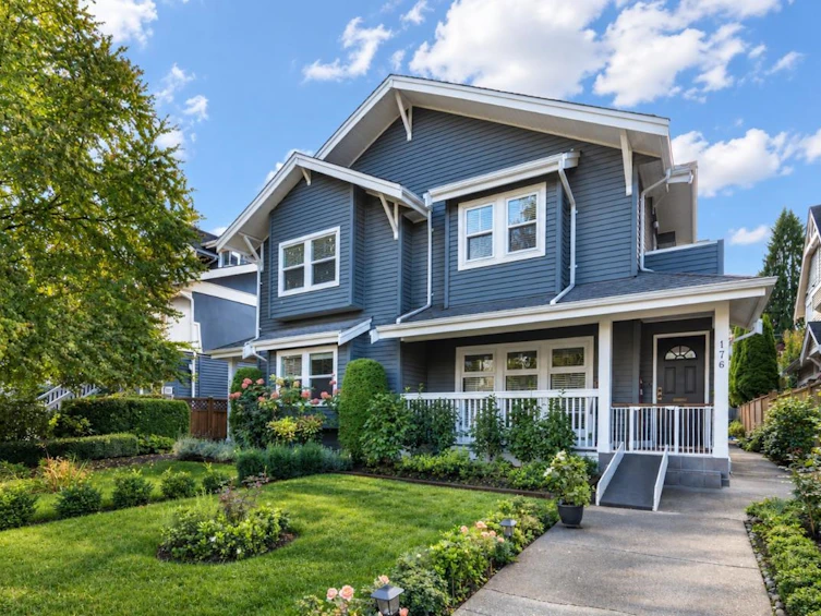 174 W 16th Avenue, Vancouver, BC, V5Y 1Y7