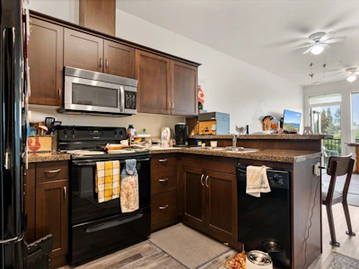 313-8531 Young Road - 5