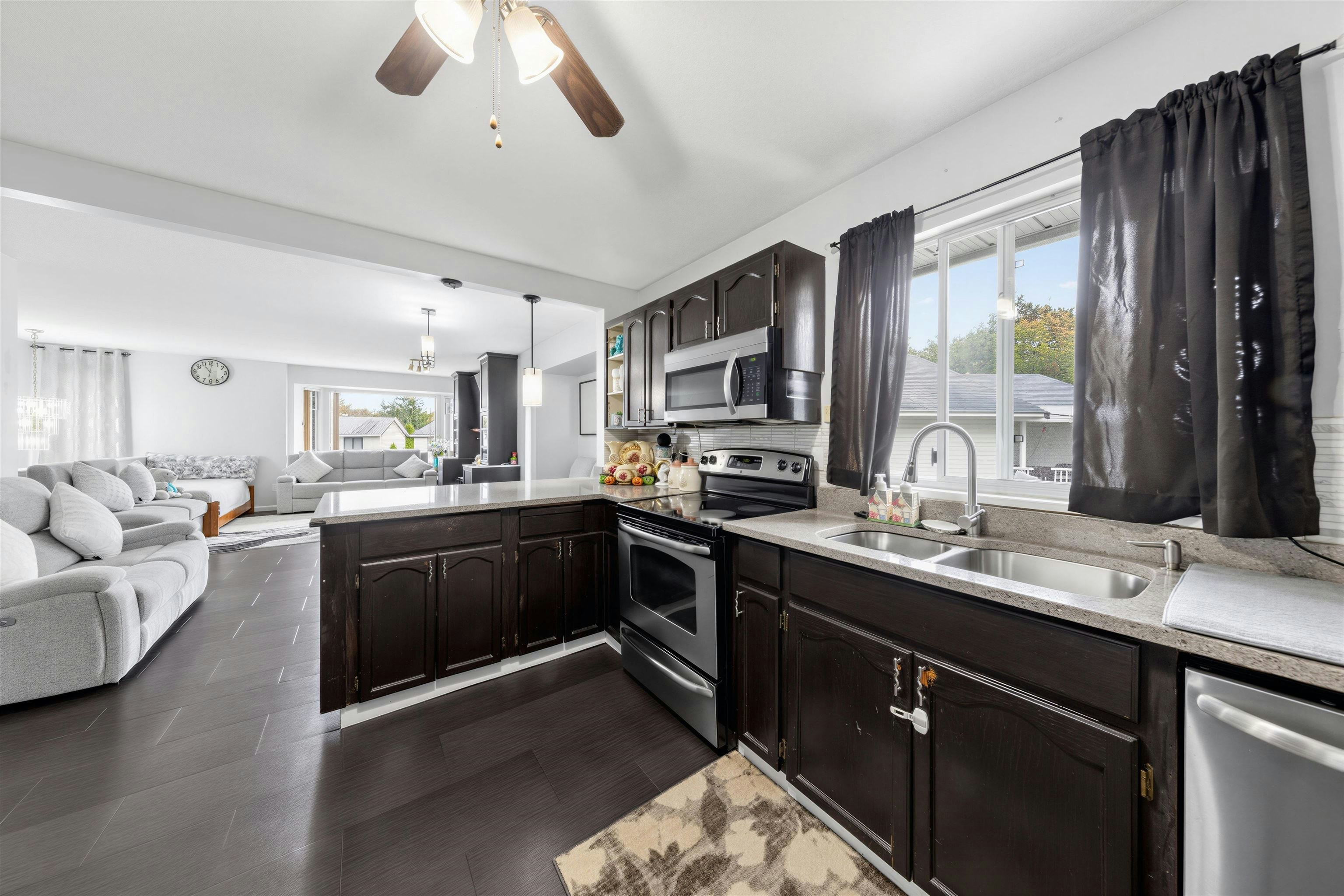 22442 125 Avenue, Maple Ridge, BC, V2X 9N7 - 11
