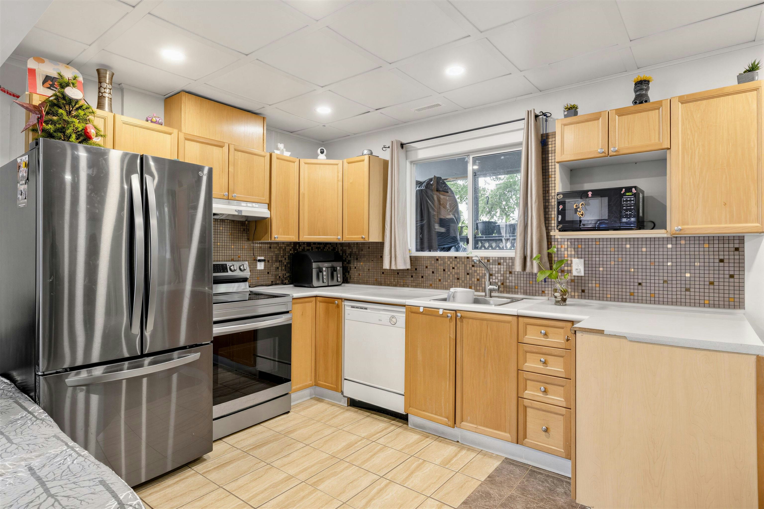 22442 125 Avenue, Maple Ridge, BC, V2X 9N7 - 32