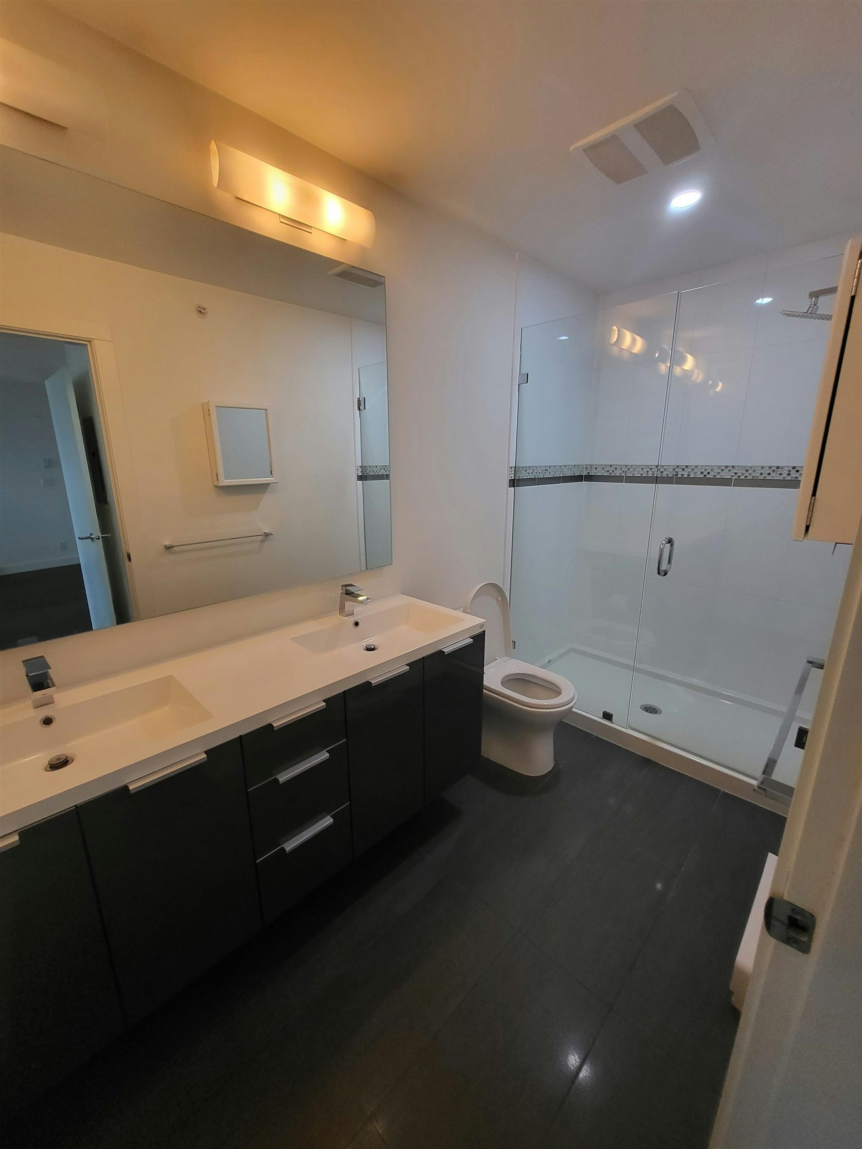 402-16398 AVENUE 64 Avenue, Surrey, BC, V4W 1H5 - 9