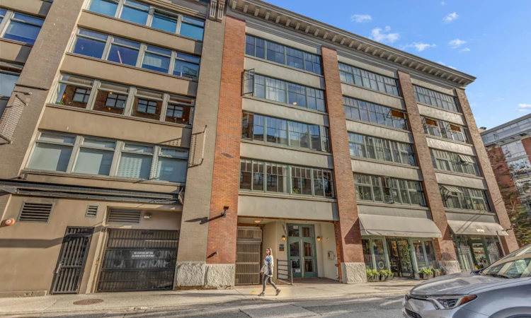 402-1178 Hamilton Street