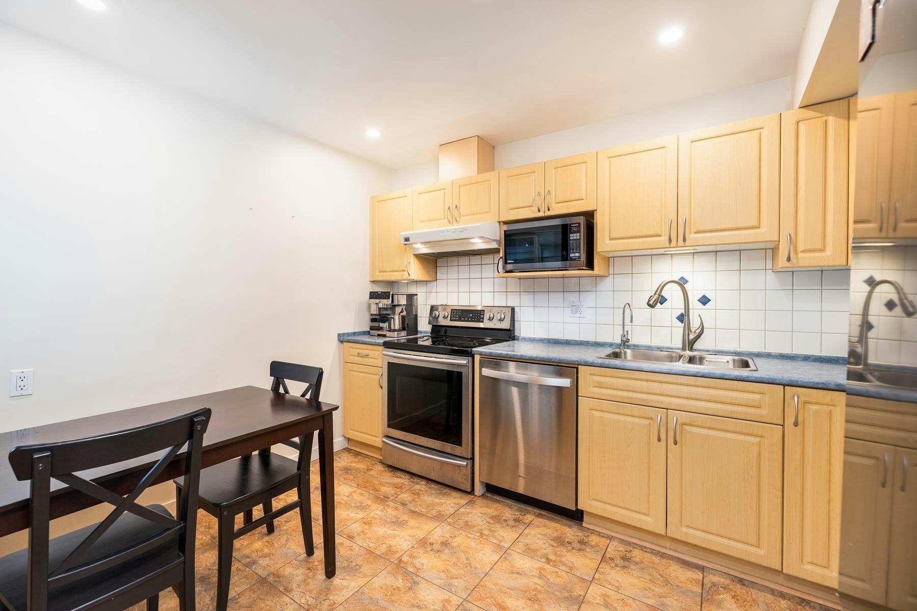 58-1930 Cedar Village Crescent, North Vancouver, BC, V7J 3M5 - 8