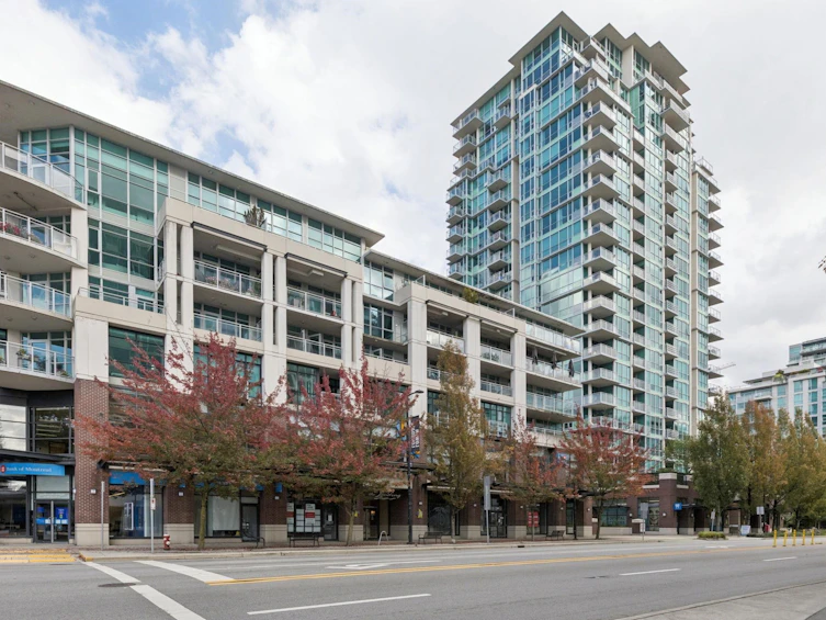 PH 601-100 E Esplanade, North Vancouver, BC, V7L 4V1