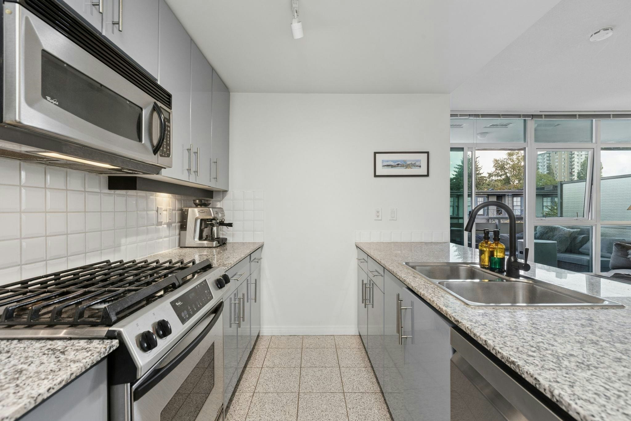 PH 601-100 E Esplanade, North Vancouver, BC, V7L 4V1 - 10