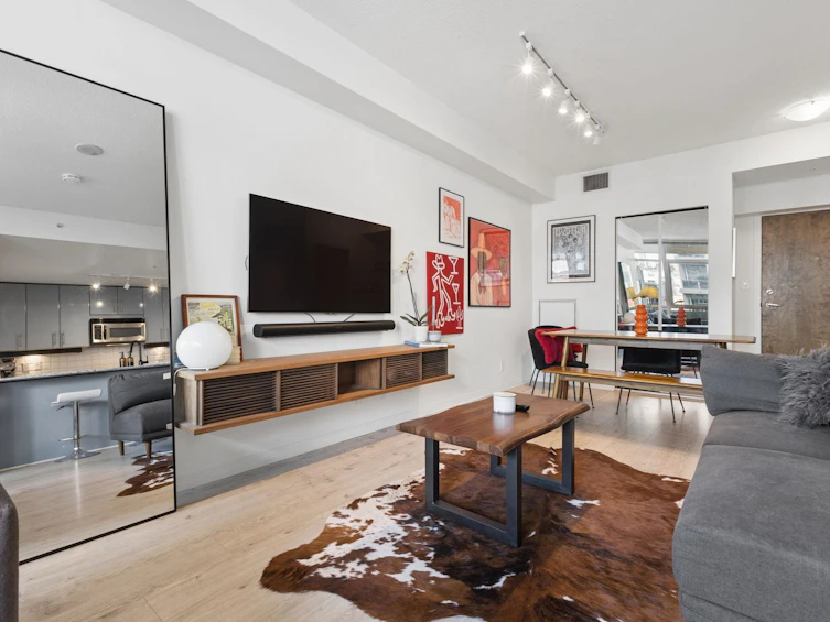 PH 601-100 E Esplanade, North Vancouver, BC, V7L 4V1 - 4