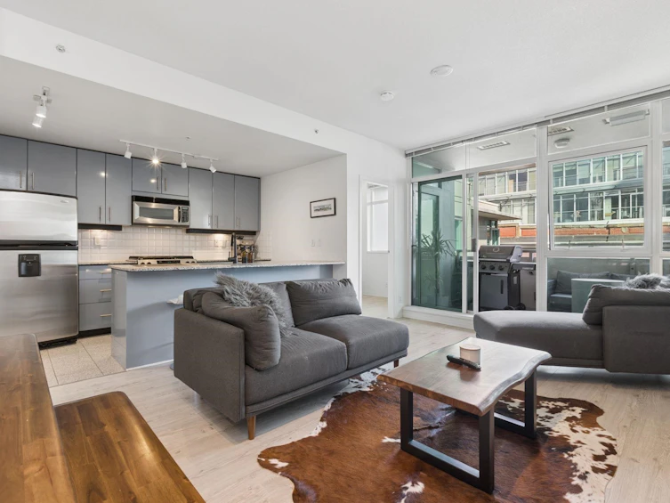 PH 601-100 E Esplanade, North Vancouver, BC, V7L 4V1 - 2