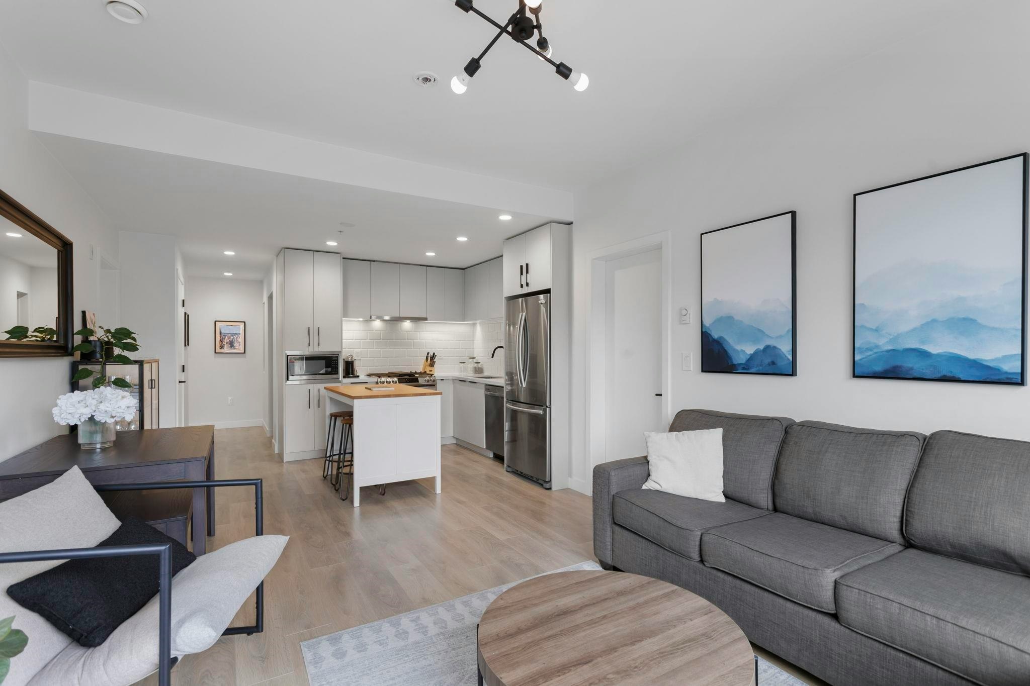 301-3018 St George Street, Port Moody, BC, V3H 2H7