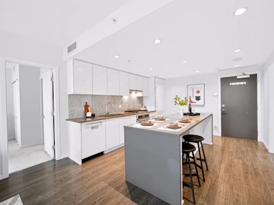 1702-5883 Barker Avenue - 5