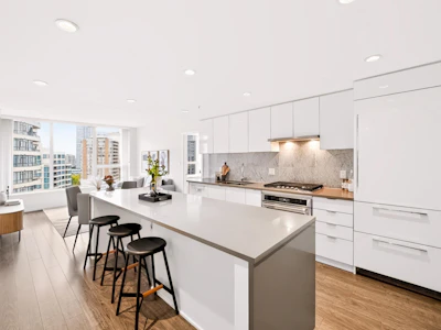 1702-5883 Barker Avenue - 3