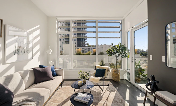 407-3438 Sawmill Crescent