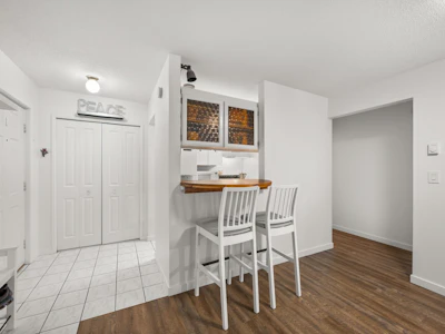 253-5421 10th Avenue - 3