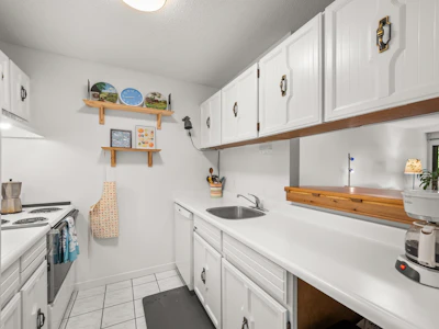 253-5421 10th Avenue - 5