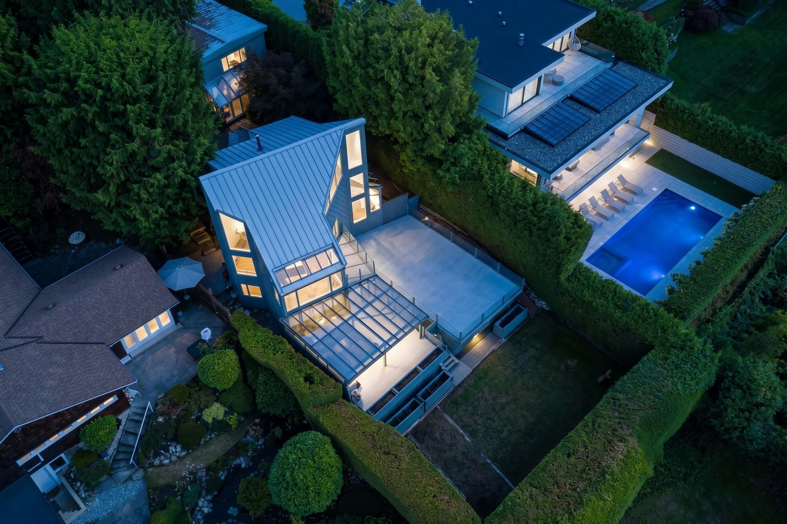 975 Aubeneau Crescent, West Vancouver, BC, V7T 1T4