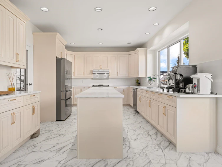 6835 Heather Street, Vancouver, BC, V6P 3P5 - 11