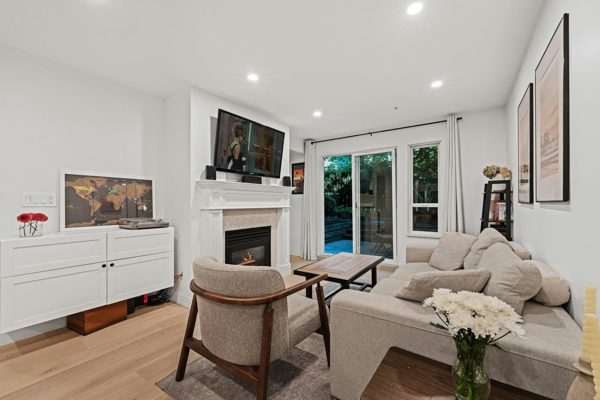 118-365 E 1st Street, North Vancouver, BC, V7L 4W5