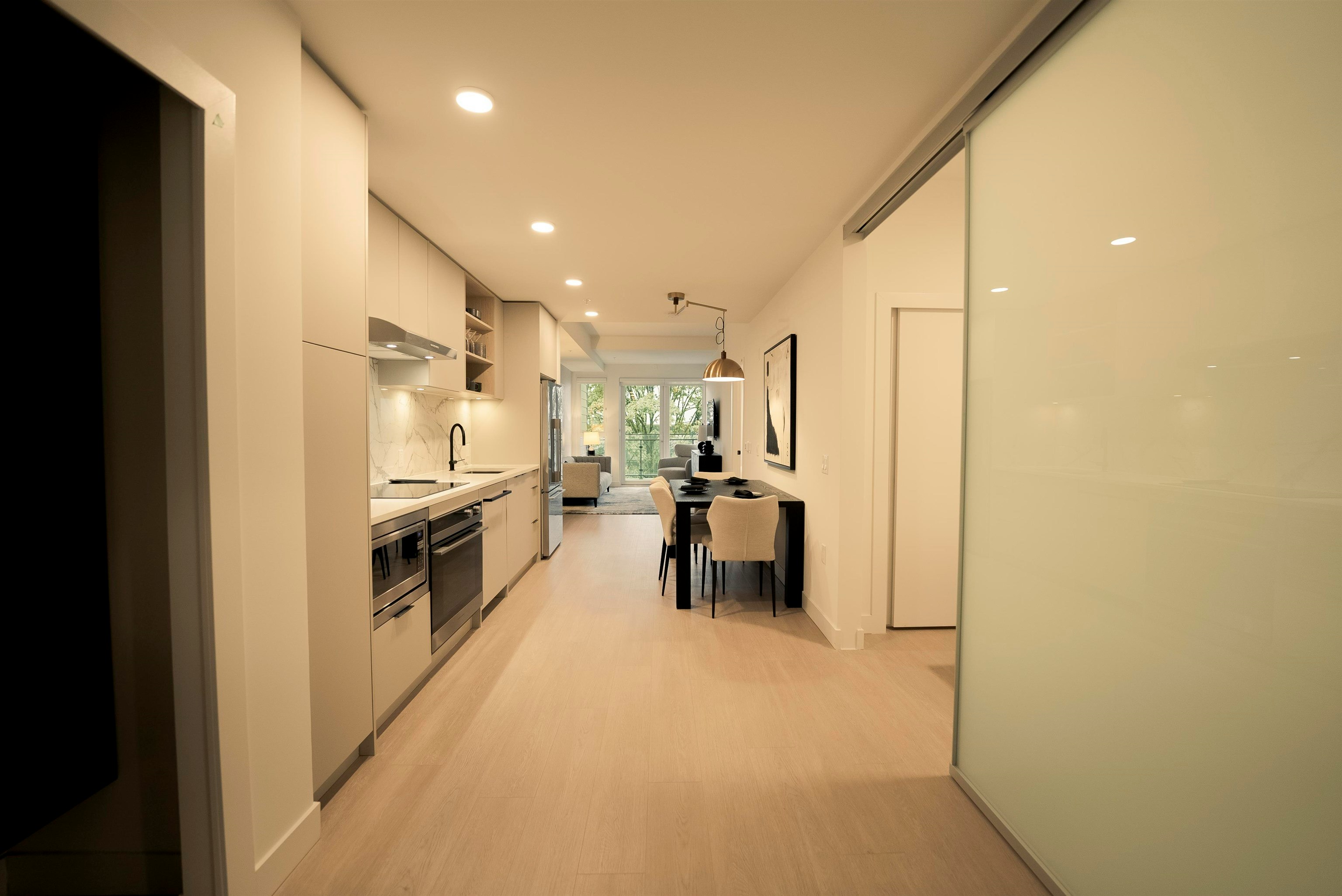 358-422 E 3rd Street, North Vancouver, BC, V7L 0K1 - 8