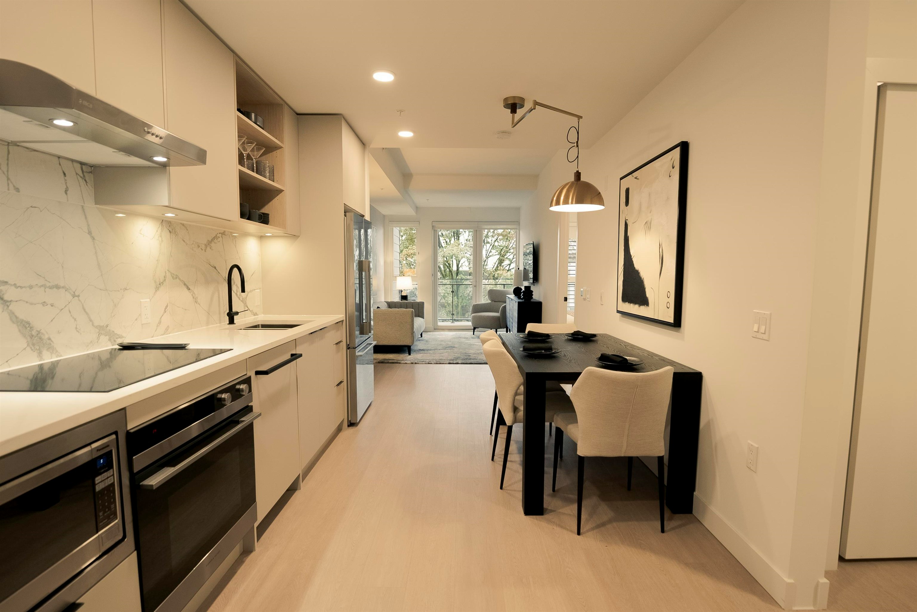 358-422 E 3rd Street, North Vancouver, BC, V7L 0K1 - 9