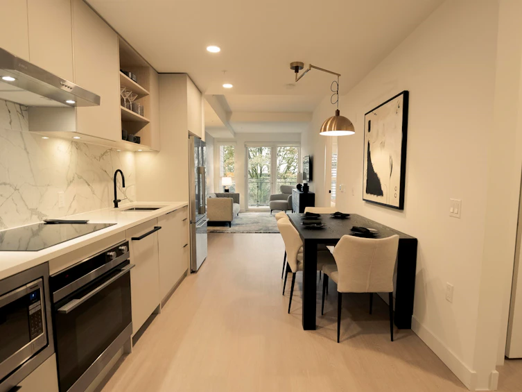 358-422 E 3rd Street, North Vancouver, BC, V7L 0K1 - 9
