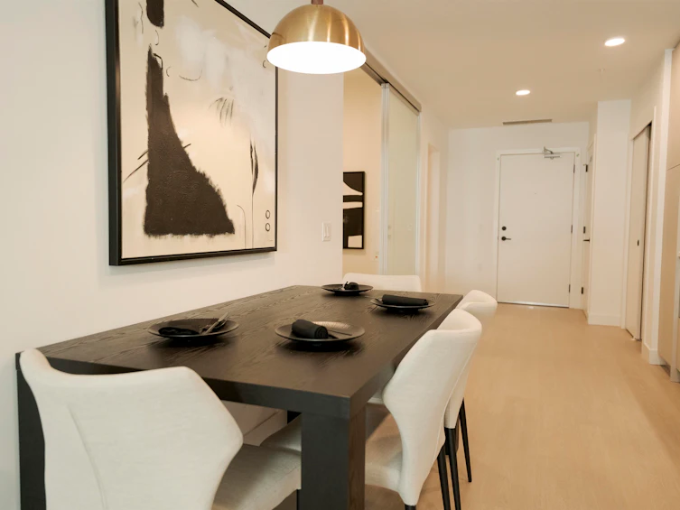 358-422 E 3rd Street, North Vancouver, BC, V7L 0K1 - 2