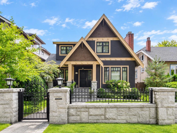 2851 W 38th Avenue, Vancouver, BC, V6N 2W8