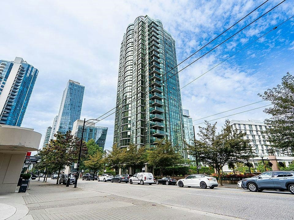 206-588 Broughton Street, Vancouver, BC, V6G 3E3