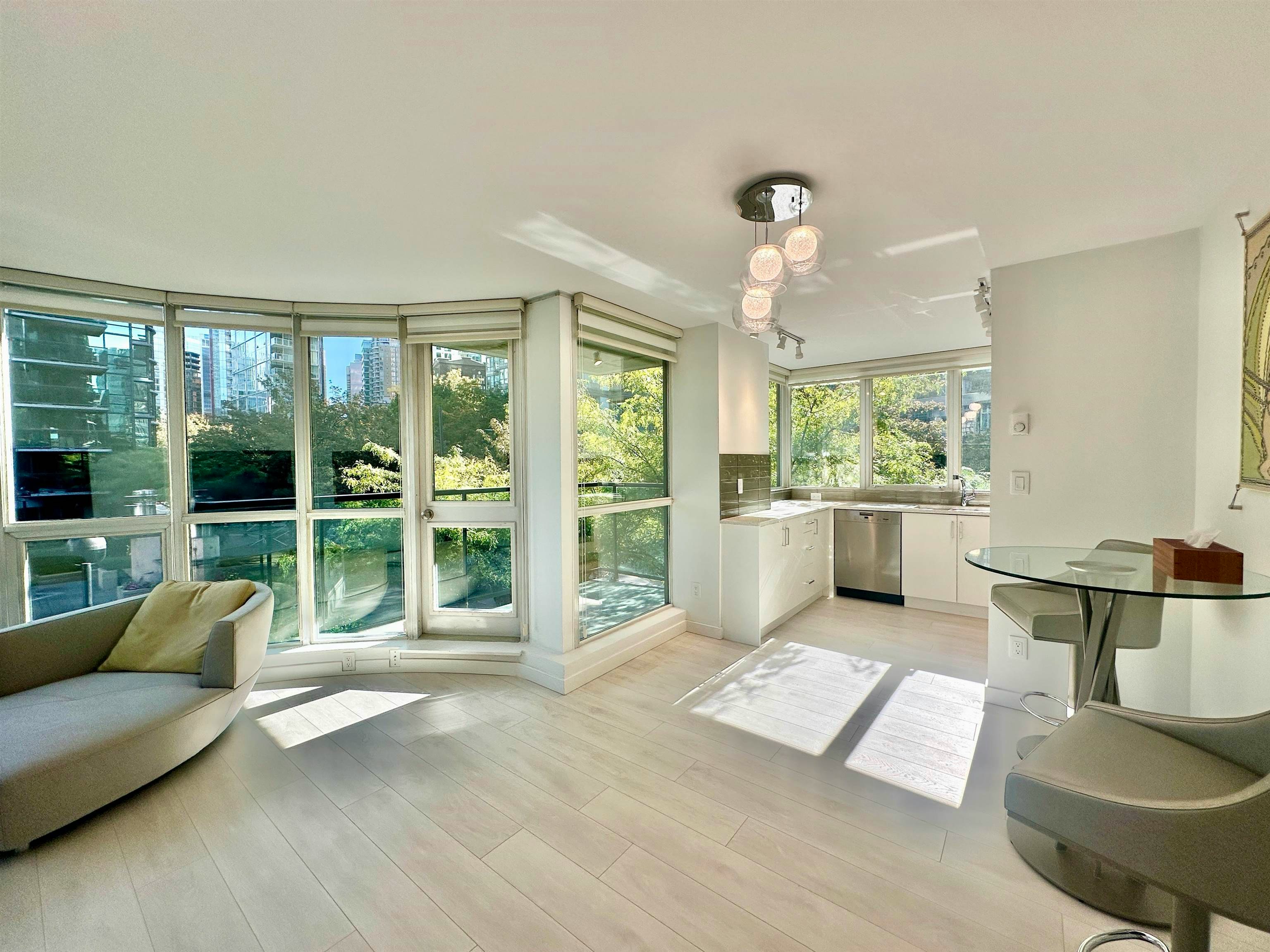 206-588 Broughton Street, Vancouver, BC, V6G 3E3