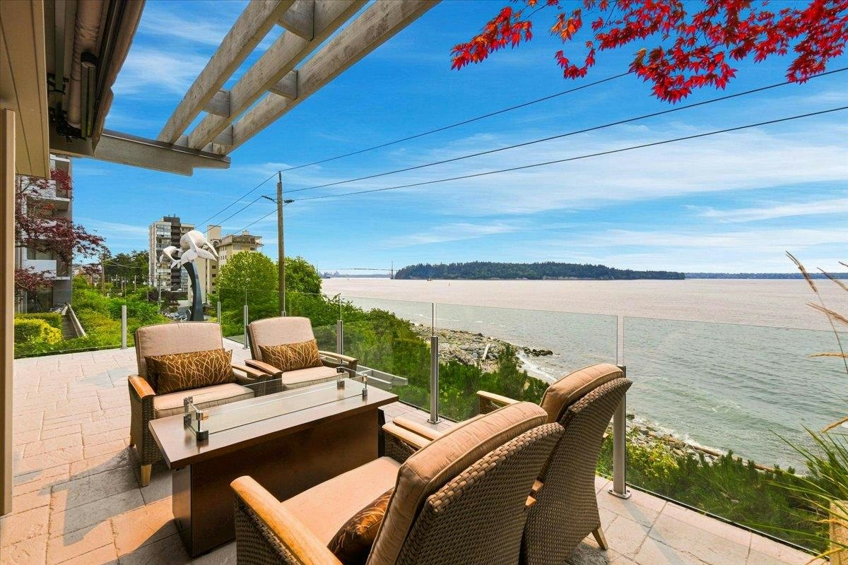 1952 Bellevue Avenue, West Vancouver, BC, V7V 1B5 - 2