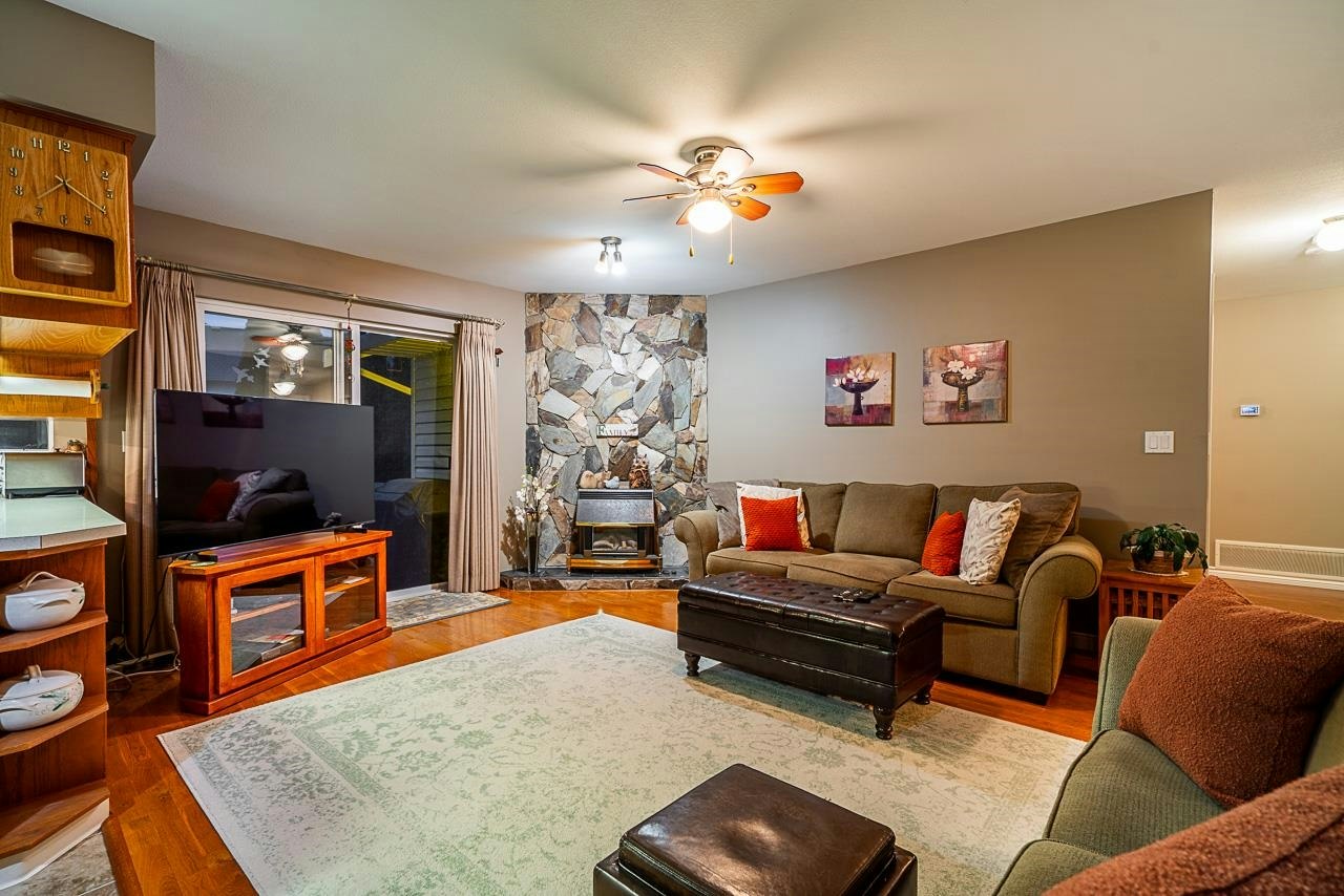 8640 148a Street, Surrey, BC, V3S 7E5 - 9