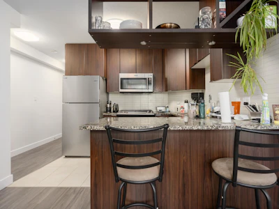 802-1010 Richards Street - 4