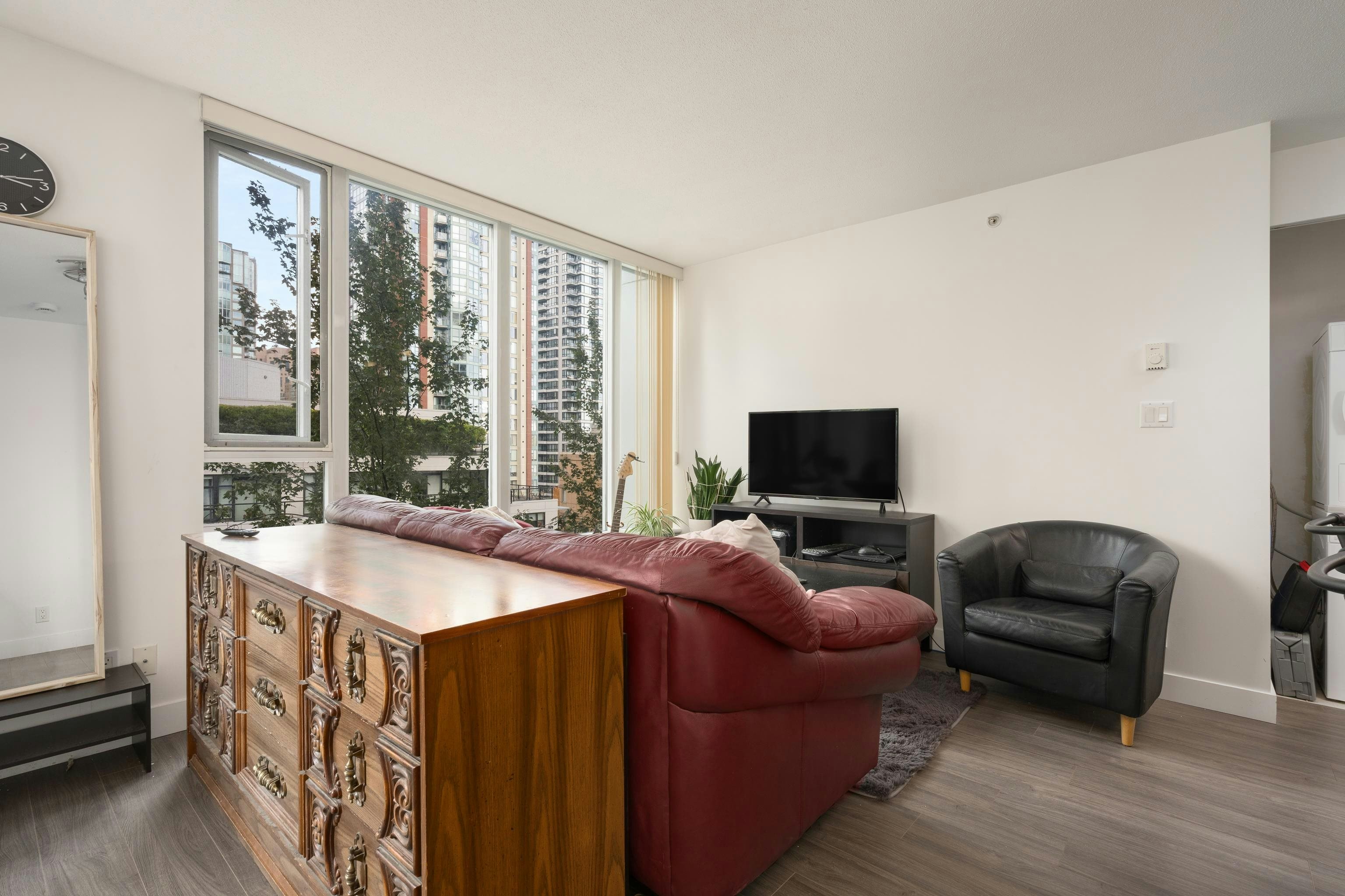802-1010 Richards Street - 3