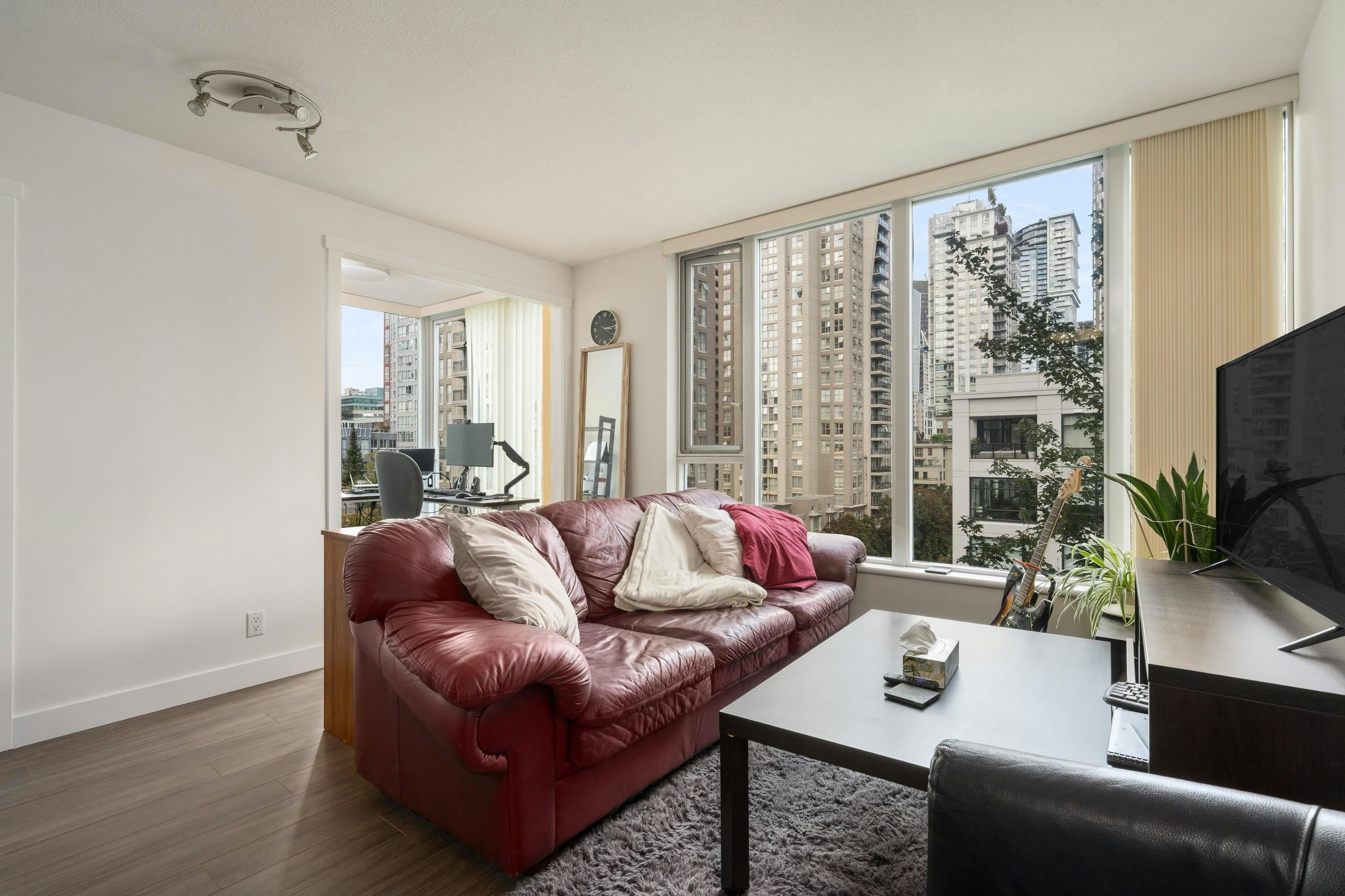 802-1010 Richards Street, Vancouver, BC, V6B 1G2