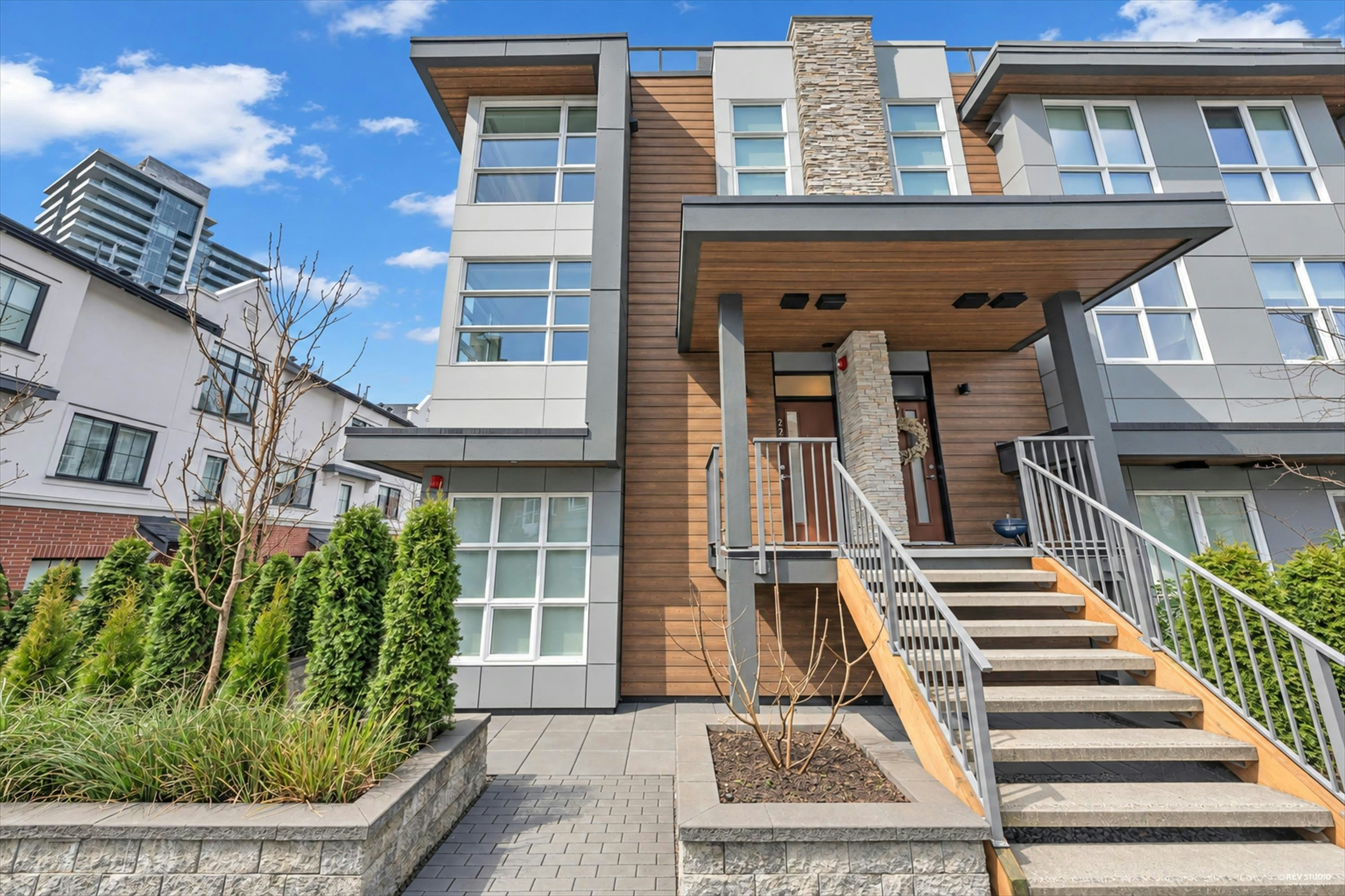 227-2060 Curling Road, North Vancouver, BC, V7P 1X4