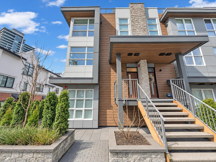 227-2060 Curling Road, North Vancouver, BC, V7P 1X4