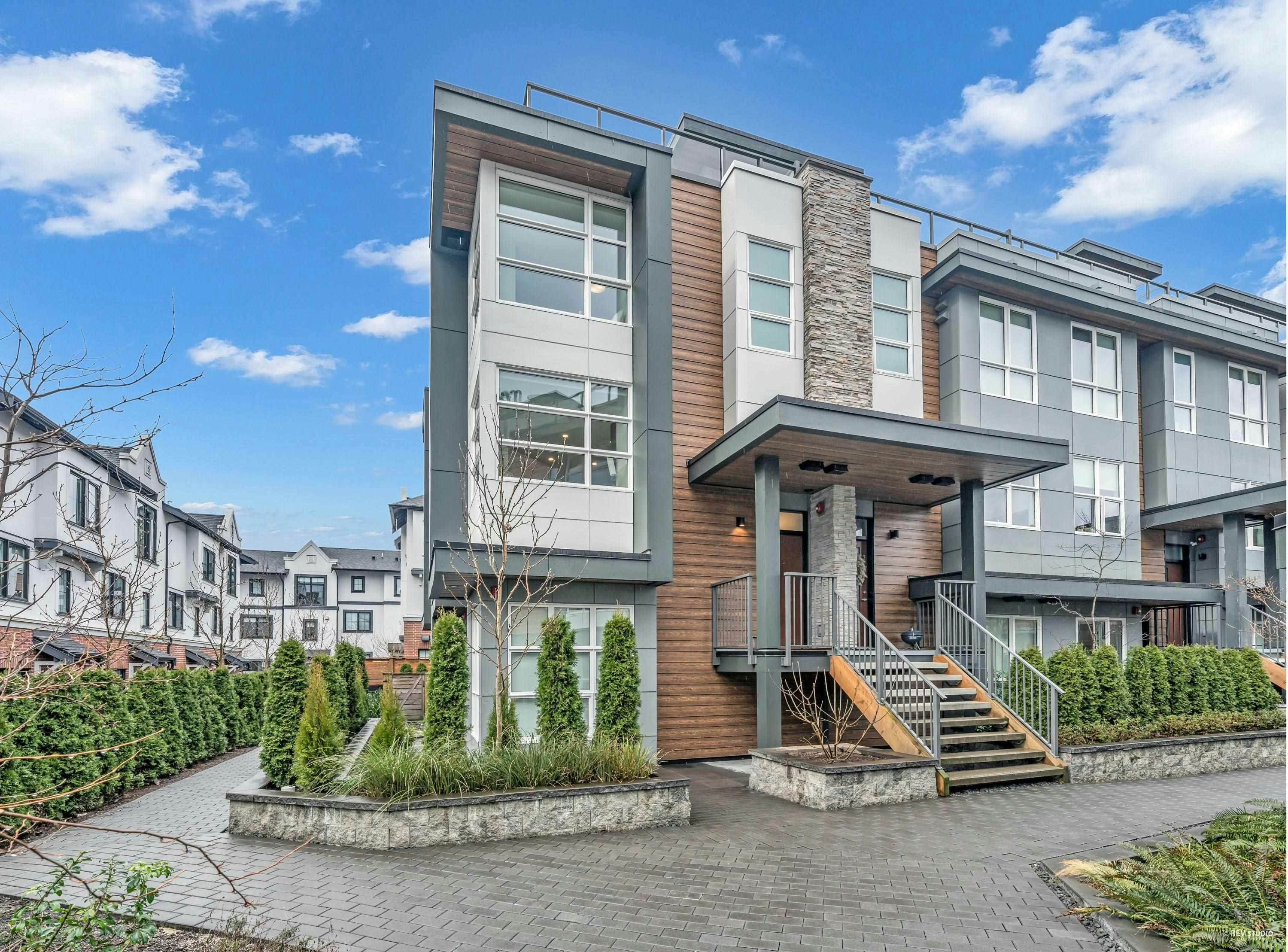 227-2060 Curling Road, North Vancouver, BC, V7P 1X4