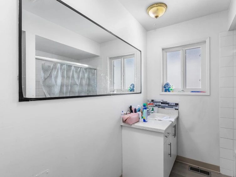 3186 E 28th Avenue, Vancouver, BC, V5R 1S7 - 12
