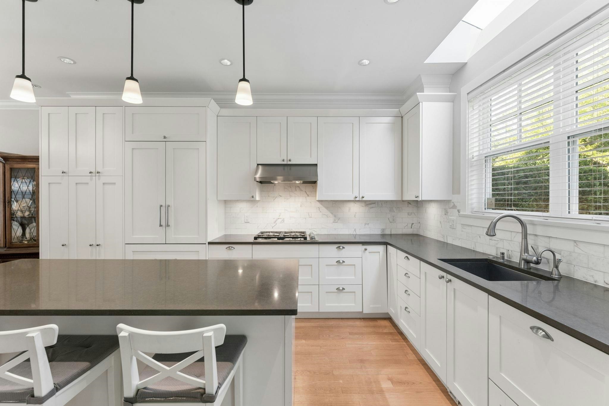 2071 Esquimalt Avenue, West Vancouver, BC, V7V 1S3 - 10