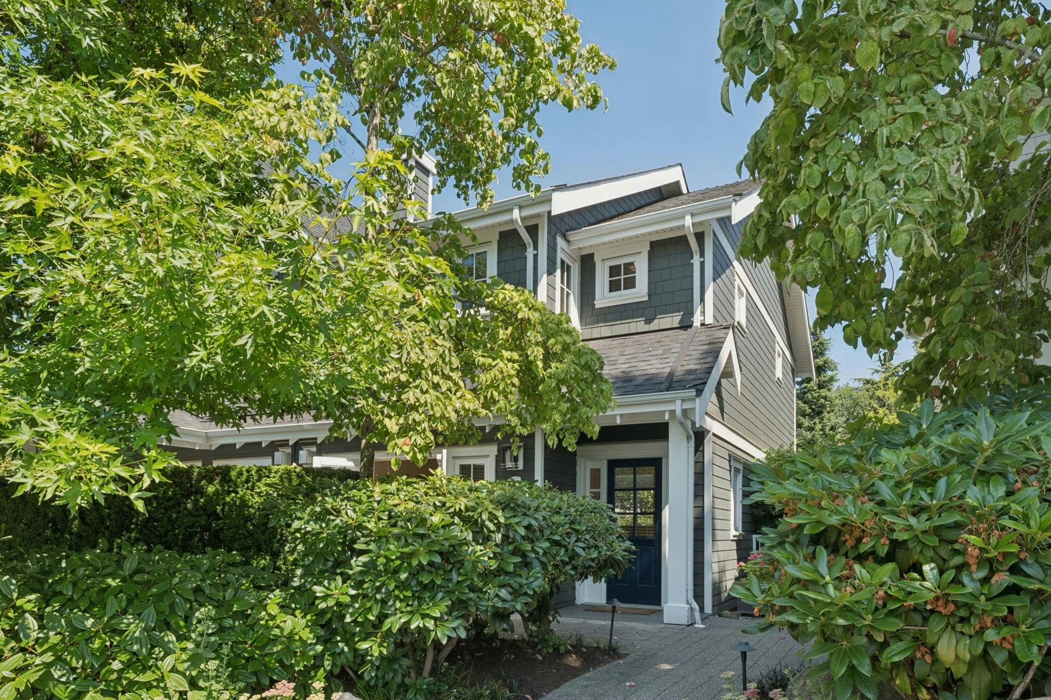 2071 Esquimalt Avenue, West Vancouver, BC, V7V 1S3 - 2