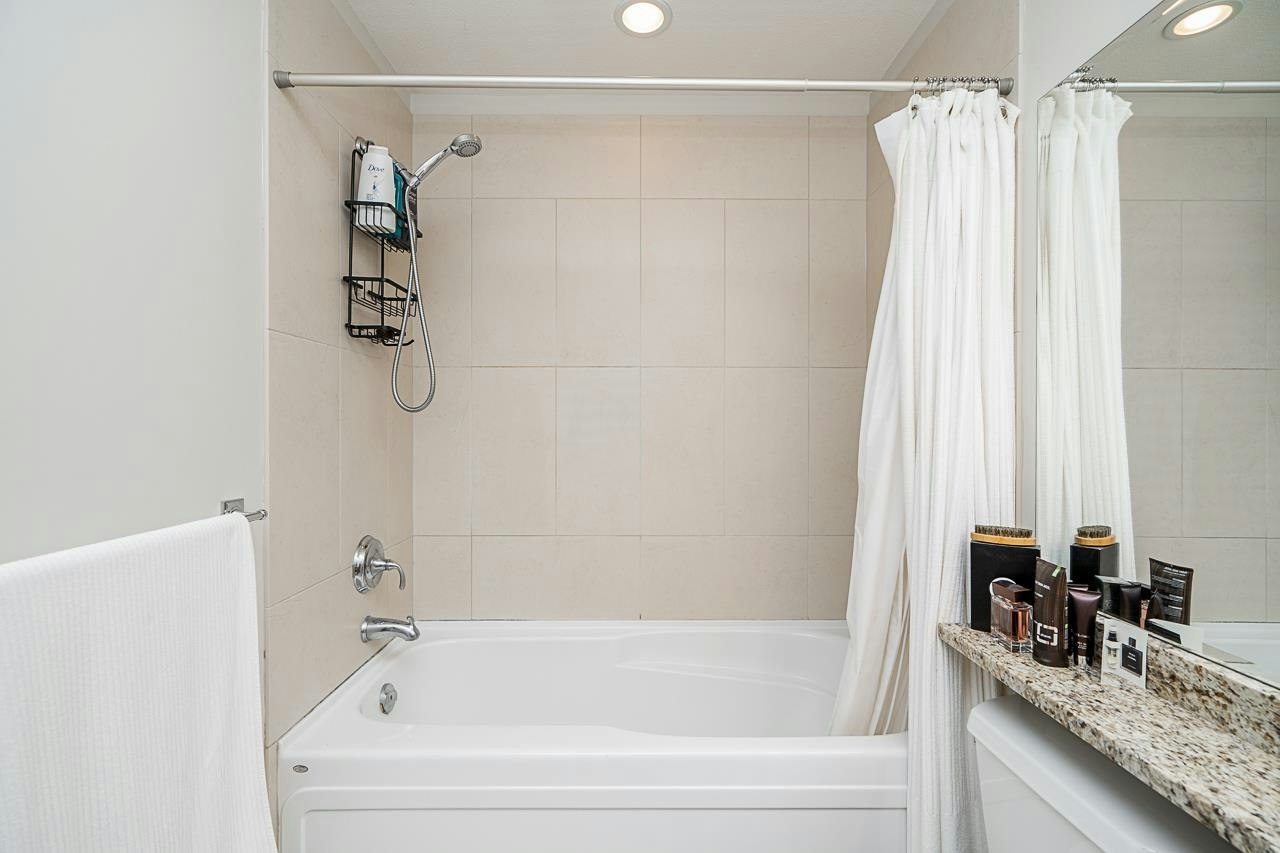 204-16469 64 Avenue, Surrey, BC, V3S 6V7 - 20