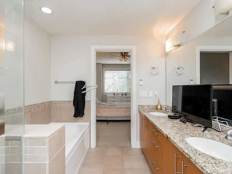 204-16469 64 Avenue, Surrey, BC, V3S 6V7 - 16