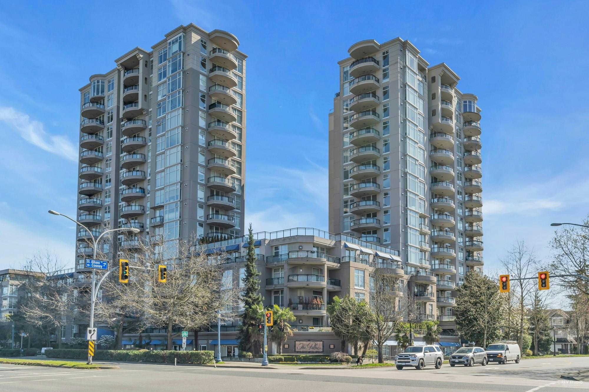 1106-8460 Granville Avenue - 3