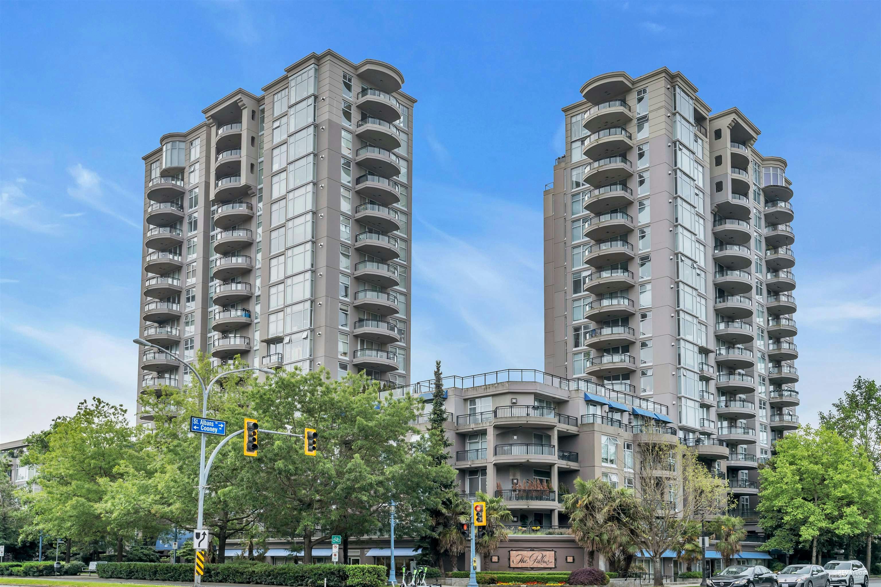 1106-8460 Granville Avenue - 2