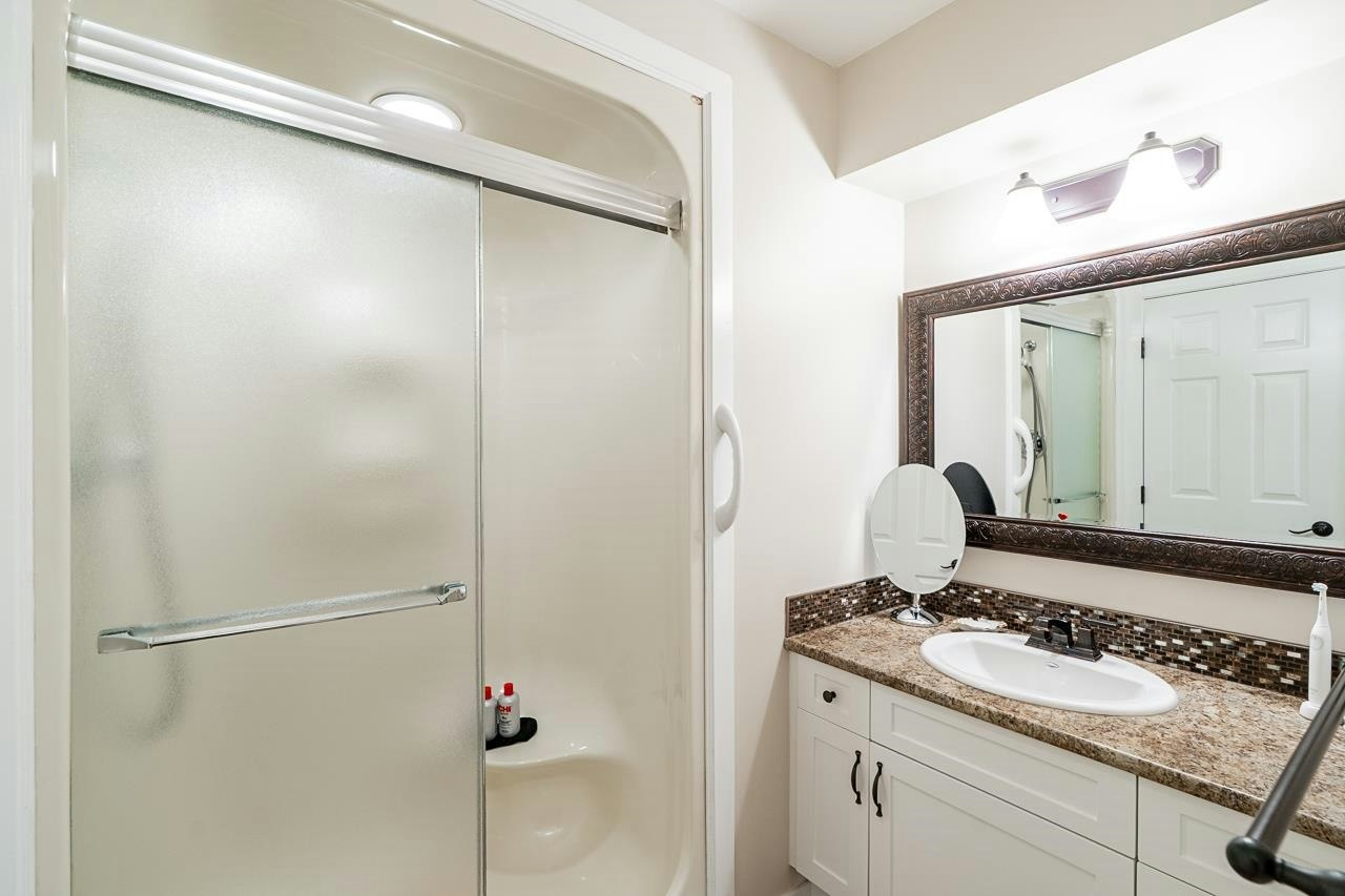 206-9109 154 Street, Surrey, BC, V3R 9G8 - 21