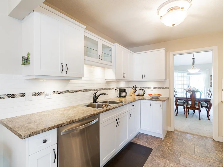 206-9109 154 Street, Surrey, BC, V3R 9G8 - 13