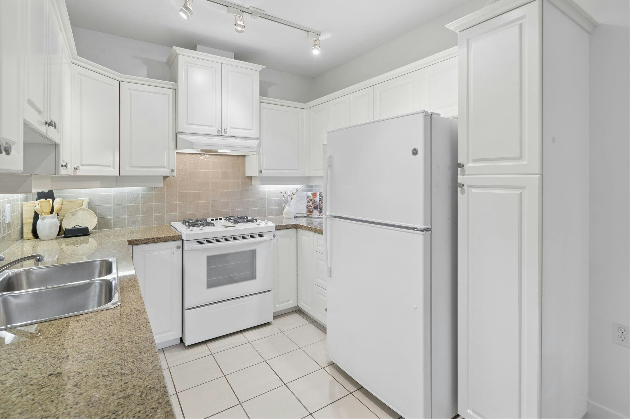 106-3088 W 41st Avenue, Vancouver, BC, V6N 3C9 - 10