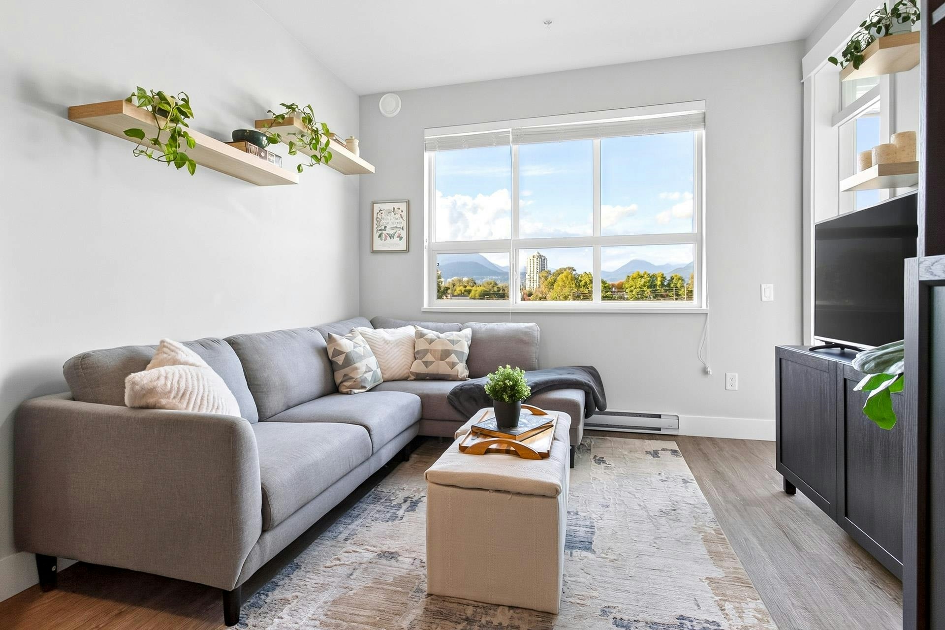 4503-2180 Kelly Avenue - 5