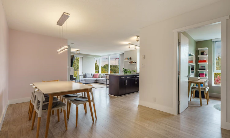 1208-660 Nootka Way