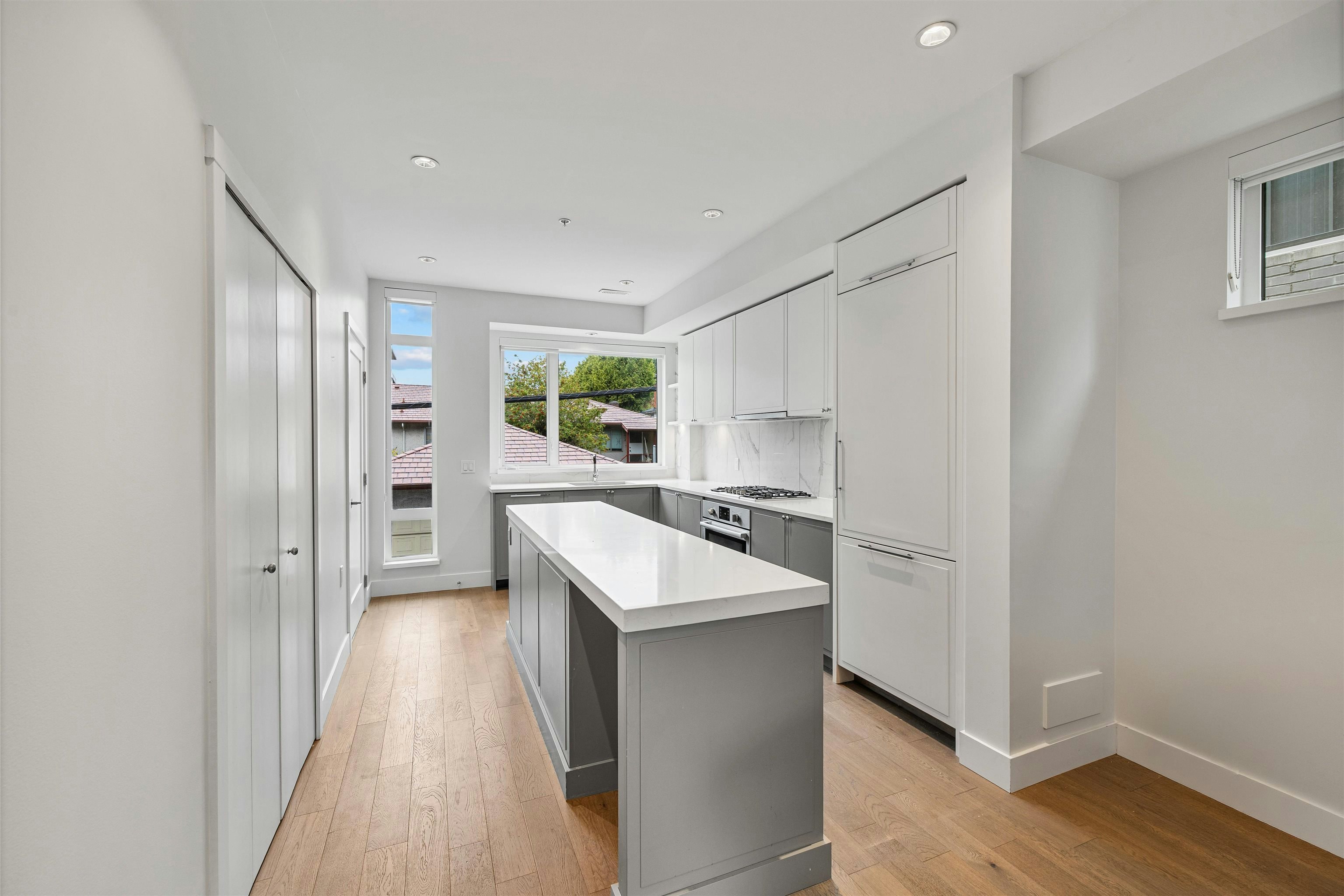 7615 Yukon Street, Vancouver, BC, V5X 2Y4 - 8